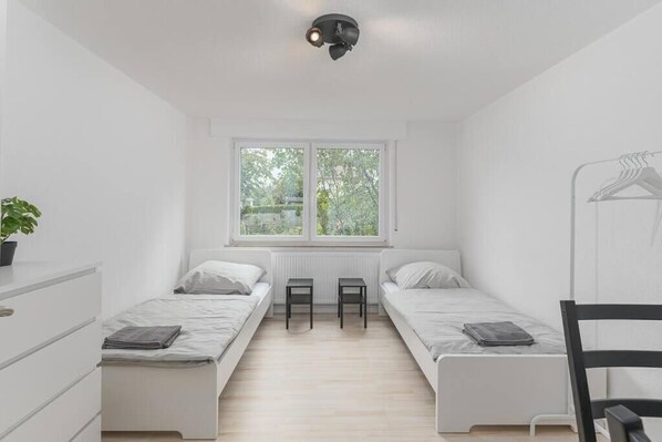 2 bedrooms, WiFi, bed sheets
