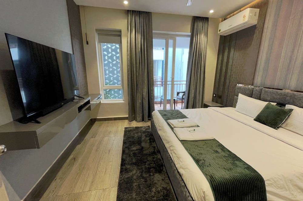 Rohm Staycations - Mantridi
