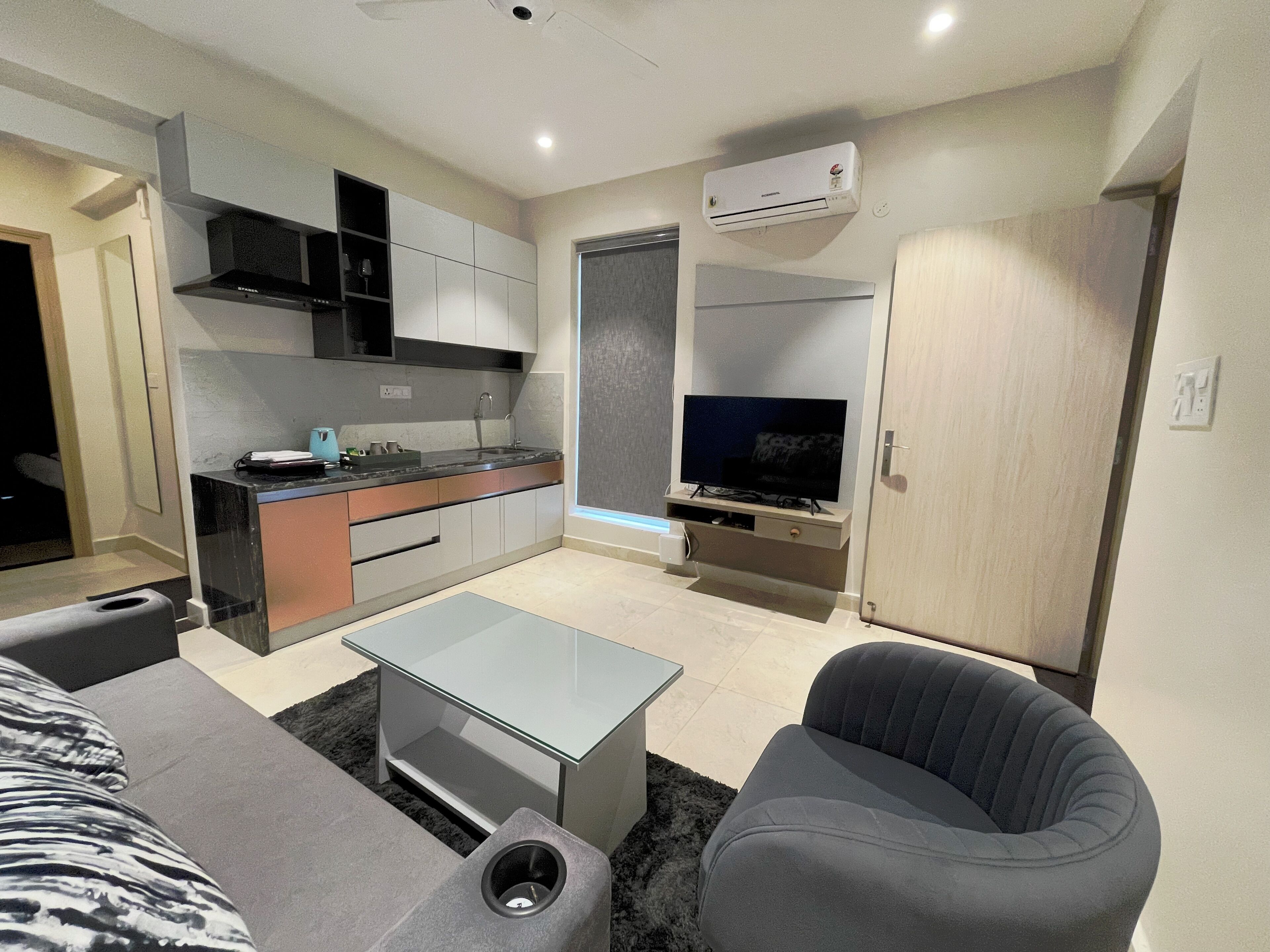 Apartamento estándar, balcón, vistas al jardín | Interior