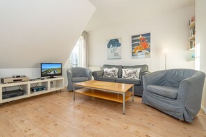 TV, ping pong - Conwind apartment 5b - New with us! Apartment with terrace and private parking space (Sylt-Ost)