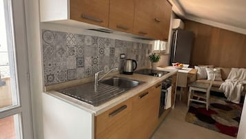 Deluxe Apartment, Valley View | Private kitchen | Fridge, microwave, stovetop, espresso maker