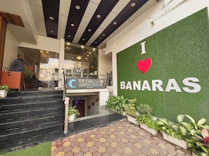Exterior - Hotel SV Grand Varanasi (Varanasi)