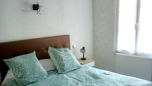 Room - Maison du Combayre in Estaing (Estaing)