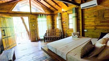 Deluxe Double Room, Balcony, Garden View