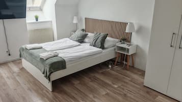 Basic Apartment | Iron/ironing board, free WiFi