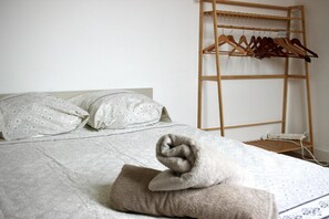 4 bedrooms, Internet, bed sheets - Spacious elegant house for 8 people in Croix (Croix)