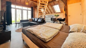 2 slaapkamers, een strijkplank/strijkijzer, gratis wifi, beddengoed