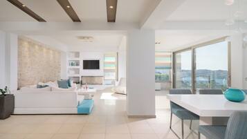 Villa, 3 Bedrooms, Accessible, Smoking | Living room
