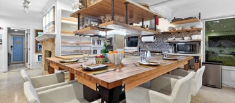 Spa, Game Room, EV Charger | Near Las Olas | Casa Pineapple Social by AvantStay