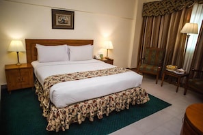 Deluxe Double Room, City View | Soundproofing, iron/ironing board, free WiFi - Eastern Lodge Guest House (Karachi)