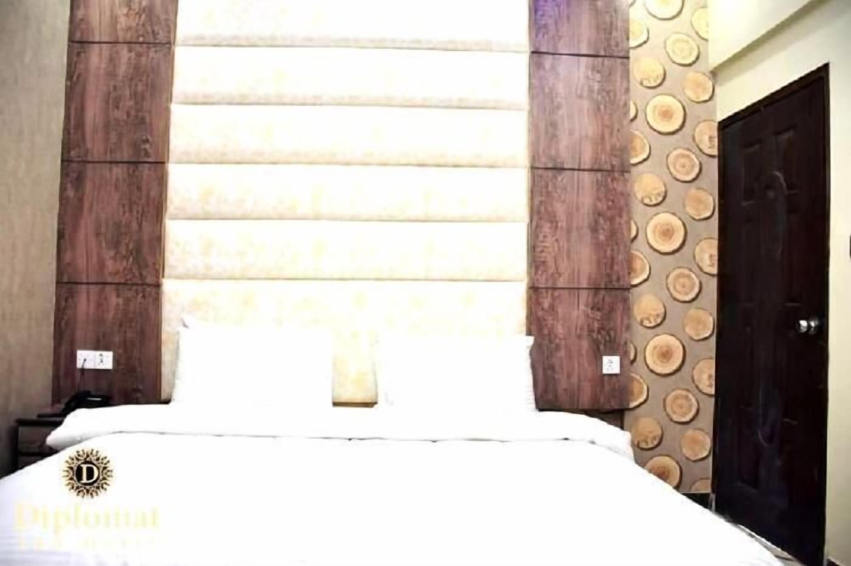 Deluxe Double Room, City View | Soundproofing, iron/ironing board, free WiFi