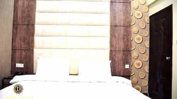 Deluxe-dobbeltværelse - byudsigt | Lydisolering, strygejern/strygebræt, gratis Wi-Fi