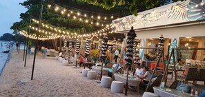Dining - Private Swim Up Pool Apartment on Jomtien Beach Pattaya (Pattaya)
