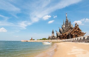 Apartment, 1 Bedroom, Private Pool, Garden View | Beach - Private Swim Up Pool Apartment on Jomtien Beach Pattaya (Pattaya)