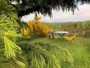 屋外ダイニングエリア