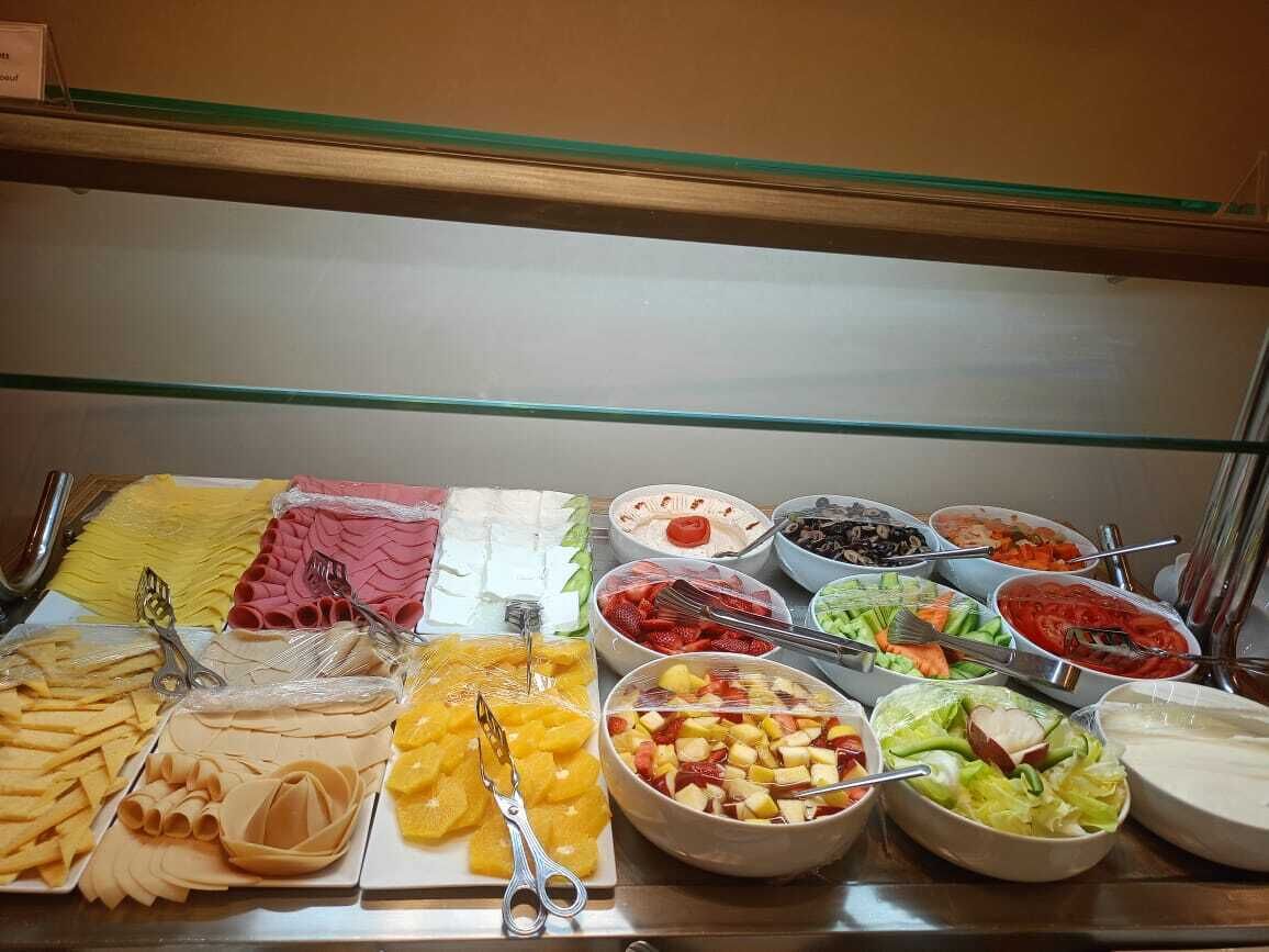 فطور كامل مجانًا يوميًا