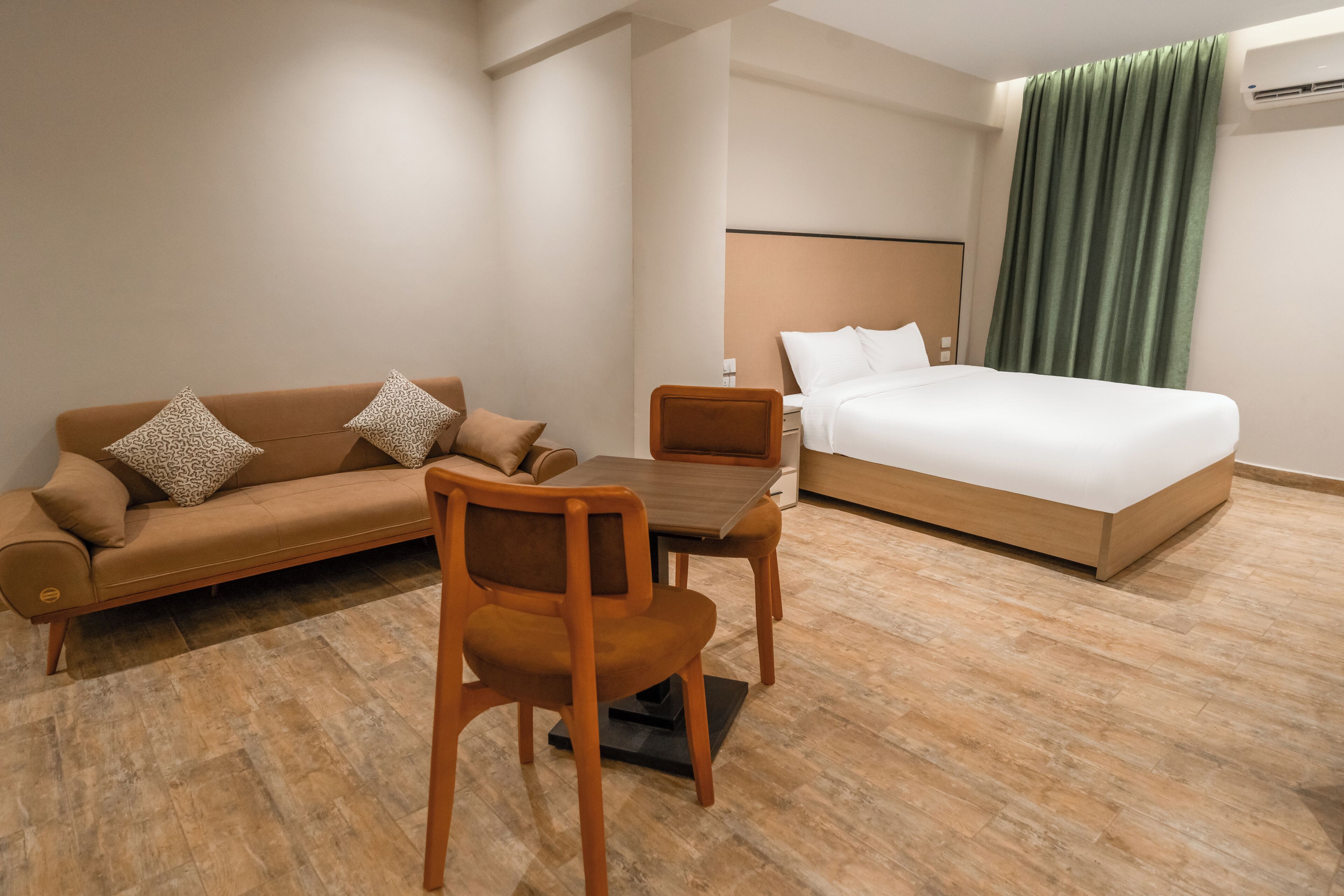 Caja de seguridad en la habitación y cortinas blackout 