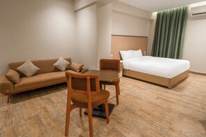 In-room safe, blackout curtains, iron/ironing board, free WiFi - Kemet Hotel TS (Cairo)