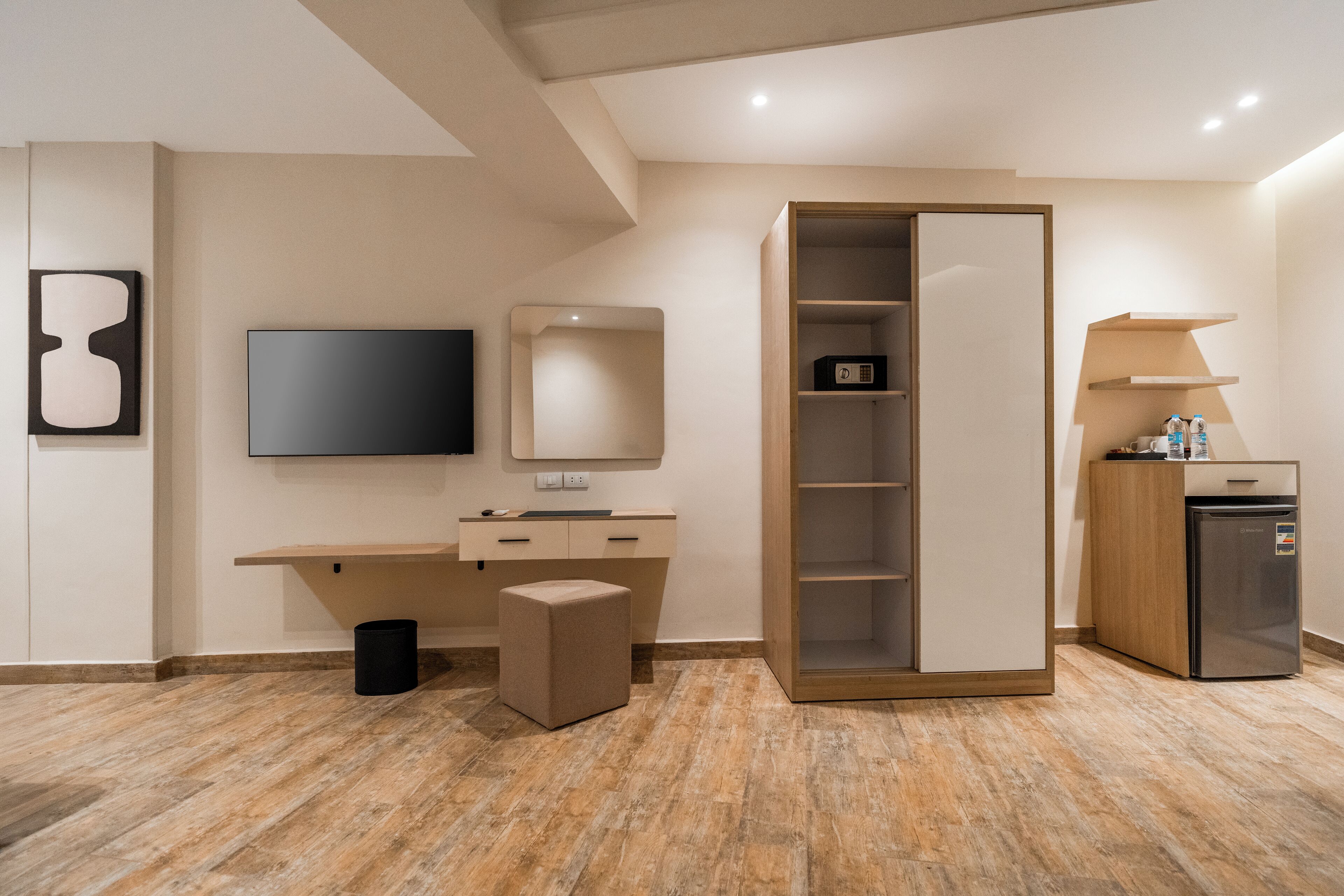 Habitación familiar | Caja de seguridad en la habitación y cortinas blackout 