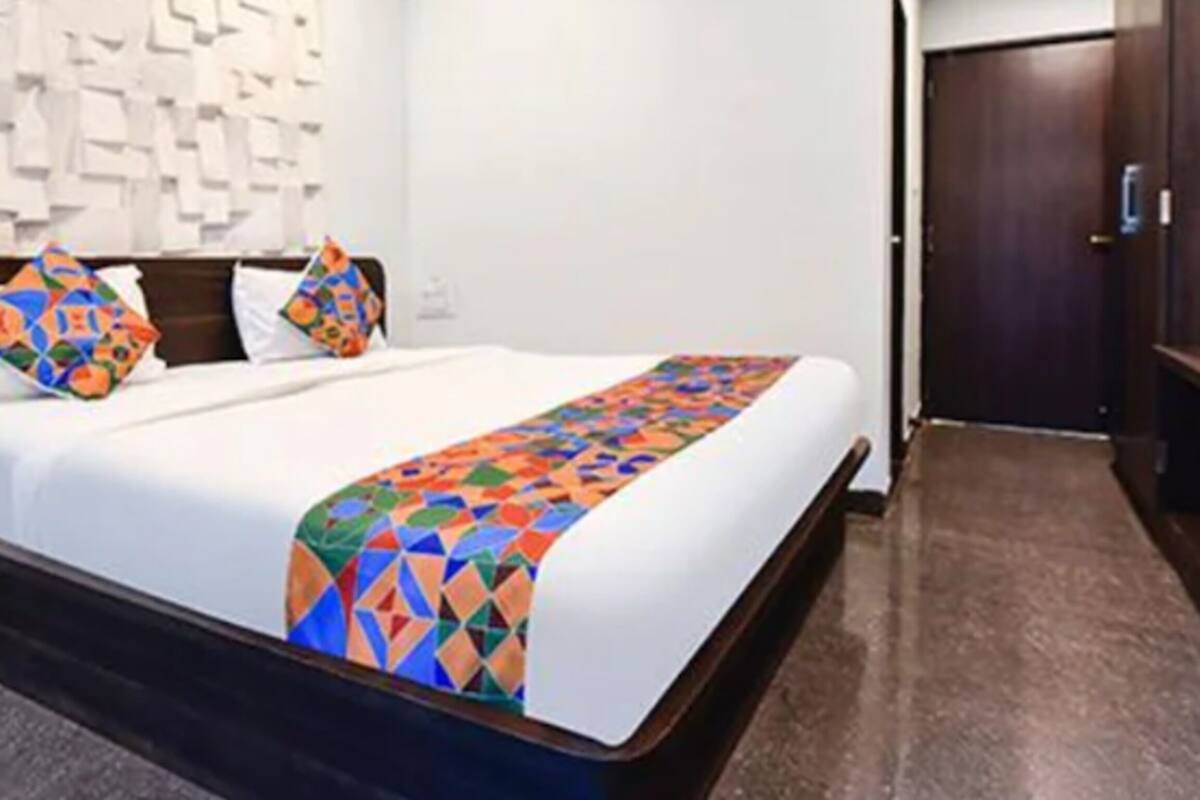 Luxury Room, Air conditioning | Rollaway beds (surcharge), WiFi (free), bed sheets