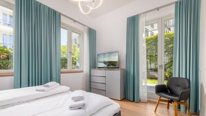 Room - Exclusive beach shell vacation apartment with sauna and pool. (Sellin)