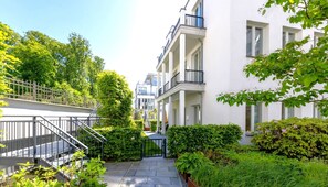 Exterior - Exclusive beach shell vacation apartment with sauna and pool. (Sellin)