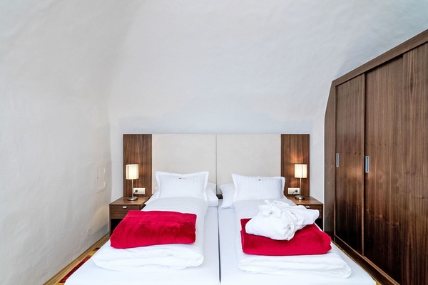 Sol, Design Intérieur, Sol, Meubles, Plafond, Lit, Chambre, Pièce, Drap De Lit, Linge