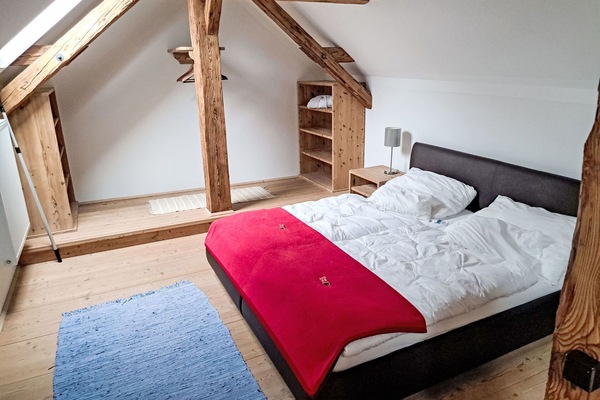 Möbel, Bett, Interior Design, Schlafzimmer, Flooring, Fussboden, Holz, Zimmer, Decke, Bettdecke