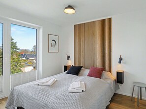 Travel cot, free WiFi - Lovely apartment for 6 guests with hot tub, WIFI, pool, TV and balcony (Diepholz)