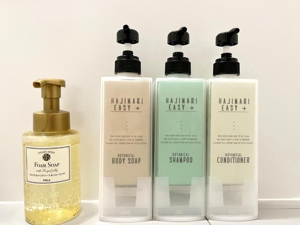 Combined shower/tub, free toiletries, hair dryer, slippers