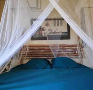 Strygejern/strygebræt, internetforbindelse, sengetøj