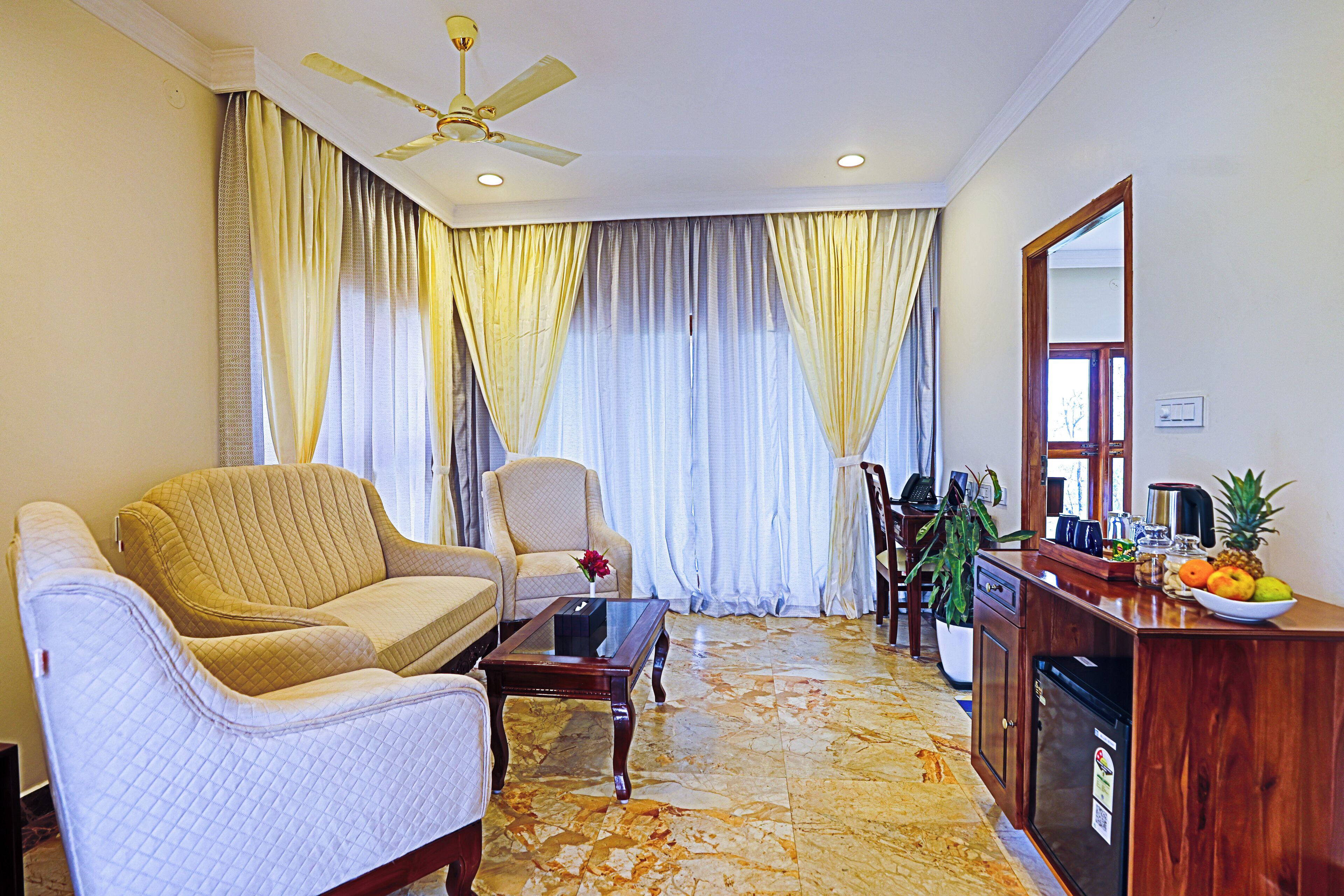 Superior Suite, Mountain View | Living room