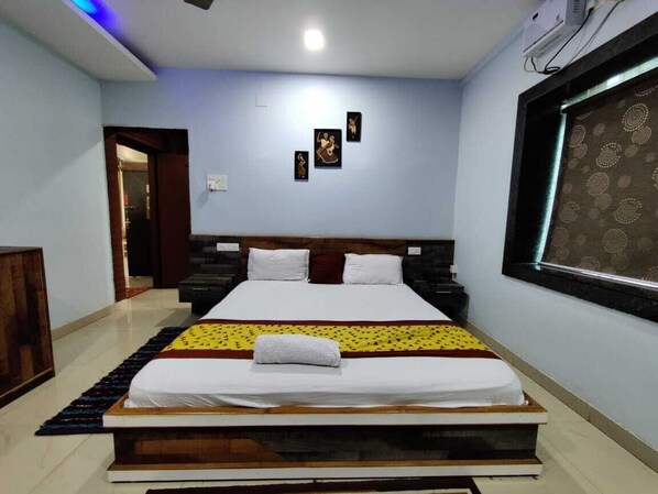 Basic Double Room | Free WiFi - Sakuntala Guest House (Bhubaneshwar)