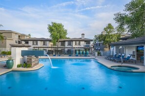 Pool - 2 Bedroom / 2 Bath Condo in Kierland - Close to Dining, Shops & Golf (Scottsdale)