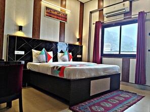 Deluxe Double Room, Mountain View | Free WiFi - OM SHIVAAY INN (Rishikesh)
