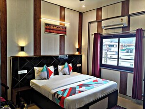 Deluxe Double Room, Mountain View | Free WiFi - OM SHIVAAY INN (Rishikesh)