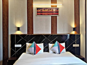 Deluxe Double Room, Mountain View | Free WiFi - OM SHIVAAY INN (Rishikesh)