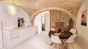 Dining - The Wayfarer, Independent Loft in the center of Cagliari (Cagliari)
