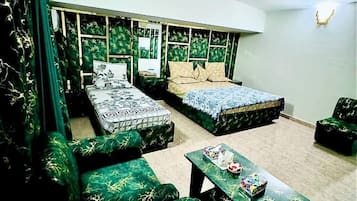 Kamar Double Deluks, pemandangan kota | Kedap suara, setrika/meja setrika, dan Wi-Fi gratis