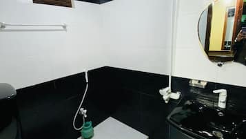 Kamar Double Deluks, pemandangan kota | Kamar mandi