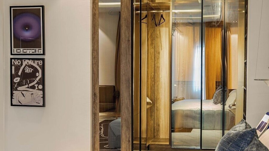 Canon Apartment