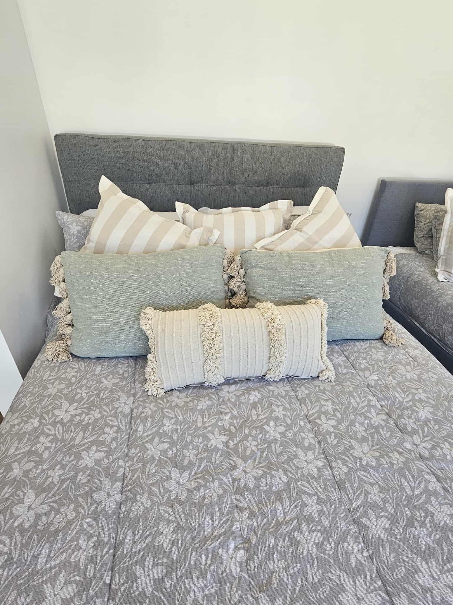 1 間睡房、熨斗/熨衫板