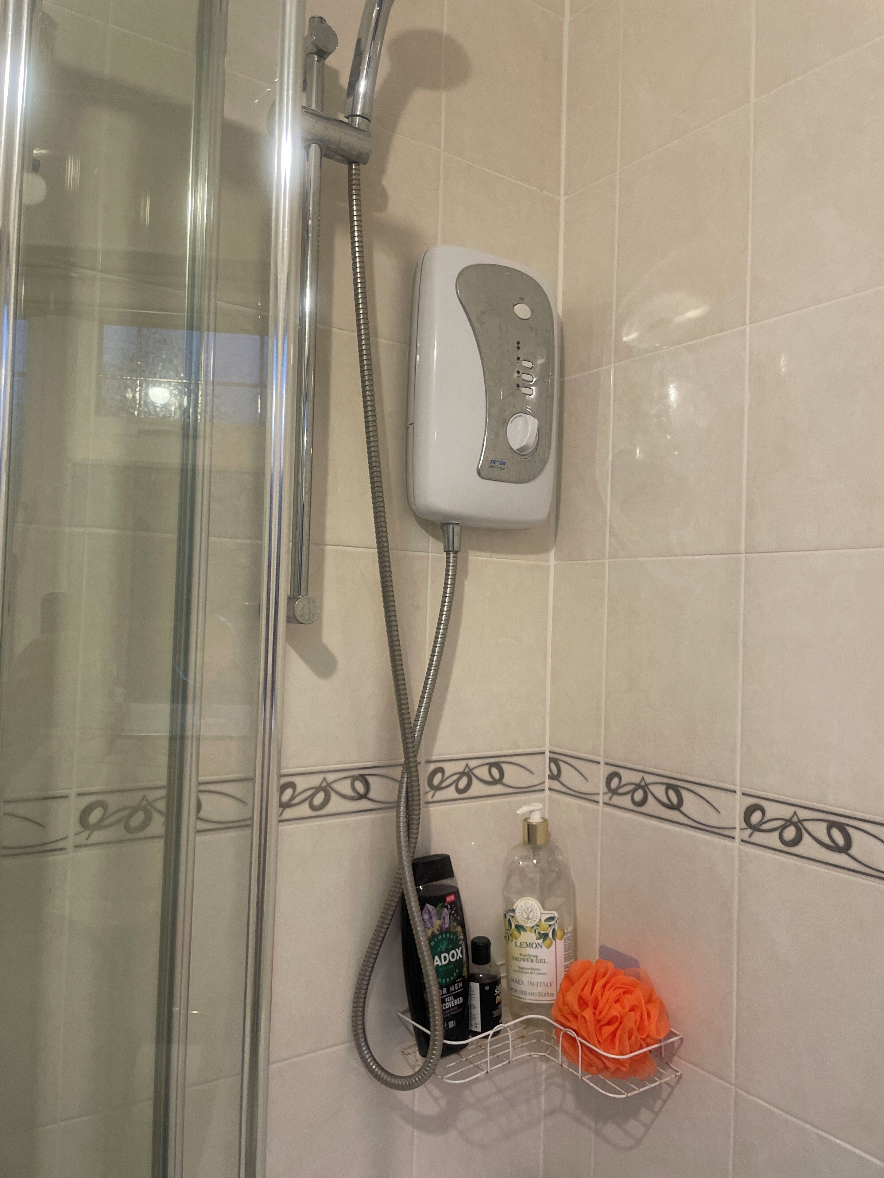 Room, 1 Bedroom | Bathroom