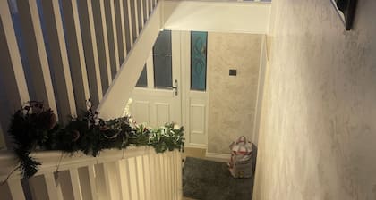 Room-cosy and Comfy Double Bedroom