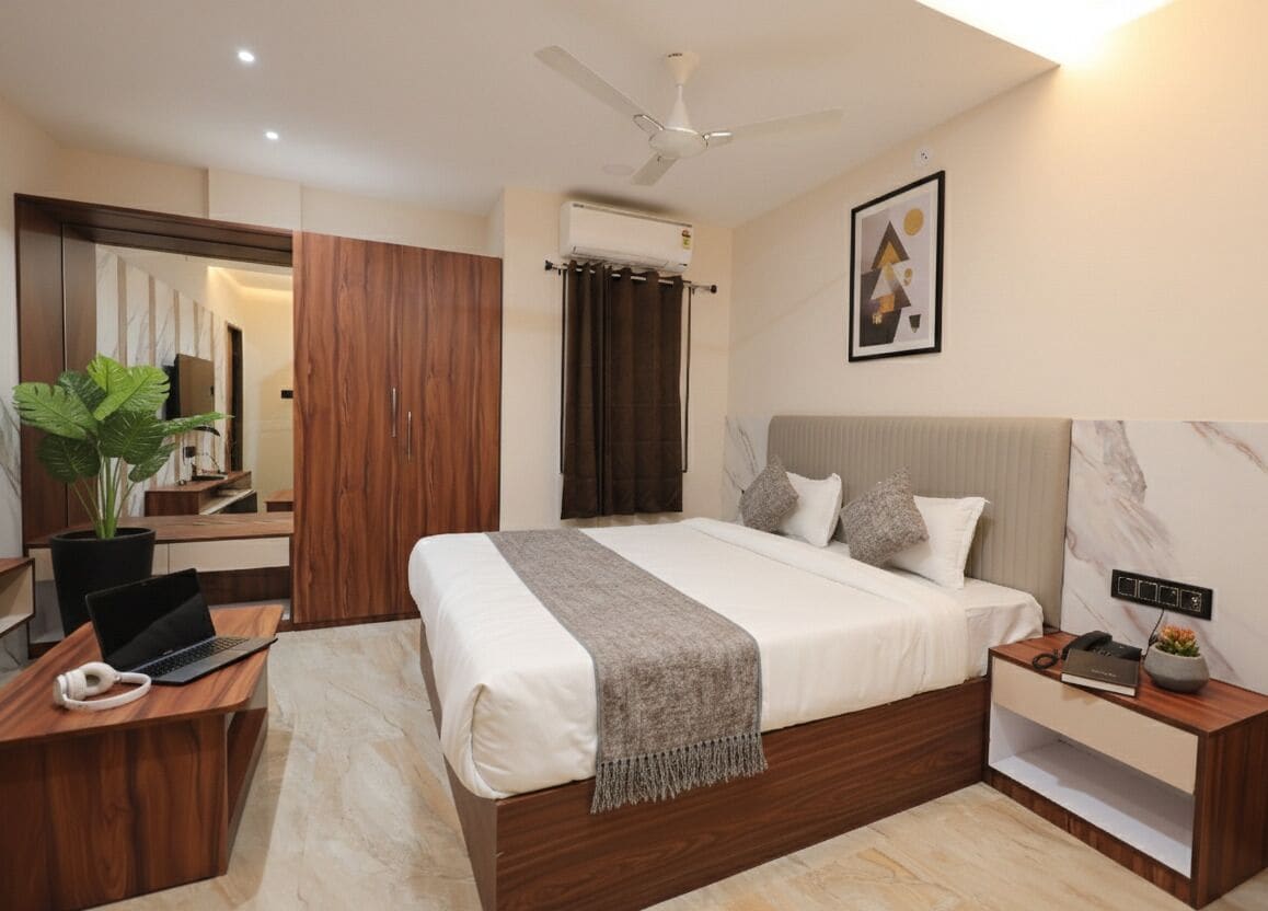 Escritorio, wifi gratis y ropa de cama 