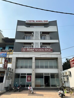 Front of property - Hotel Anmol One (Indore)