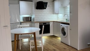 Apartment, 1 Bedroom, Smoking | Laundry
