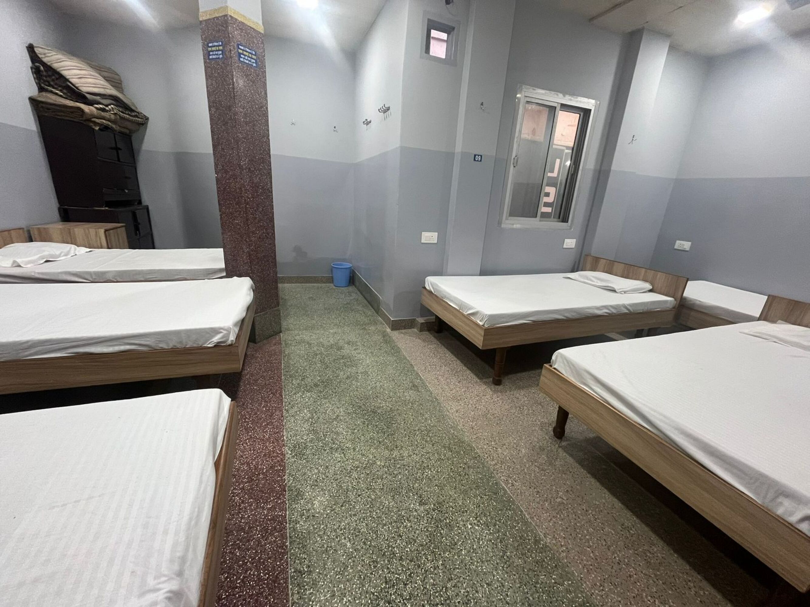 Free WiFi, bed sheets