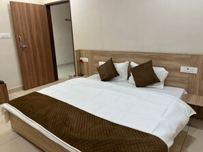 Free WiFi, bed sheets - HOTEL PRAKASH BLOCK-1 (Saharanpur)