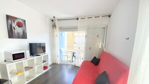 Living area - Cozy studio in Roses with air conditioning and terrace (Roses)